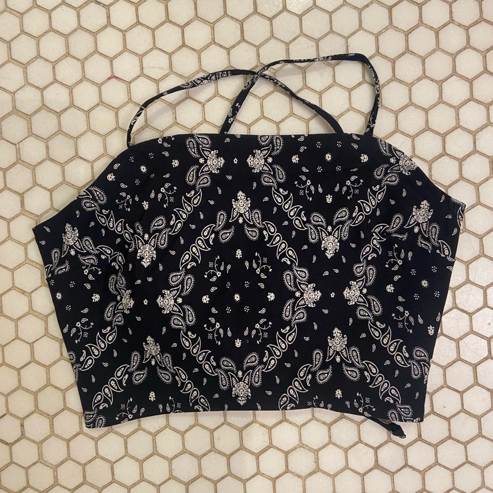 NWT. Garage bandanna style crop top in navy blue